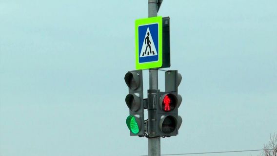 На трассе М-14 в Красном установили светофор