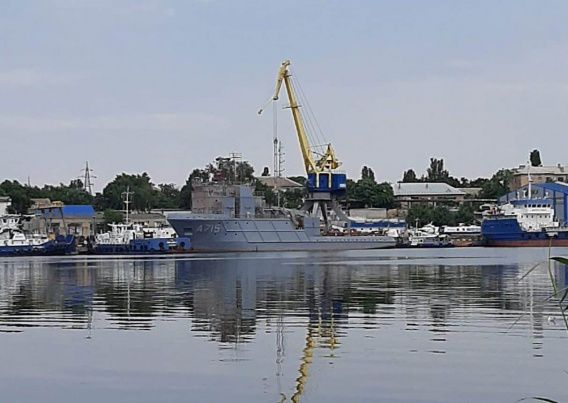 В Николаеве перекрасили корабль ВМС «Александр Охрименко»