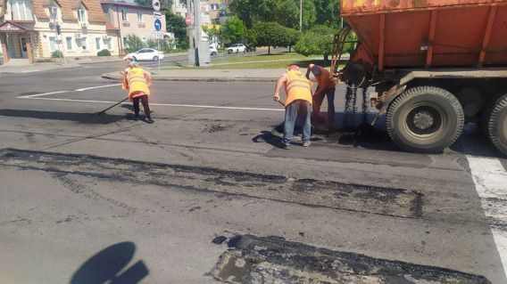 В Николаеве «потихоньку» начался ямочный ремонт дорог