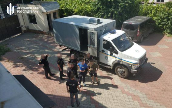 Банда лжеполицейских шантажировала мужчин за развлечения с мальчиками, - Николаевское ГБР отдало под суд пятерых вымогателей