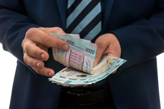 Средняя зарплата в Николаевской области - 13300 гривен, - Госстат