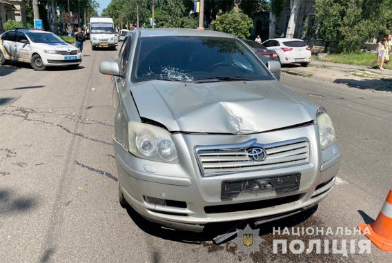 На Пушкинской Toyota сбила молодого мужчину, выбежавшего на дорогу
