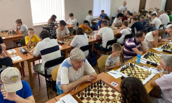 Николаевцы выиграли пять турниров шахматного фестиваля «Ингульские мосты»