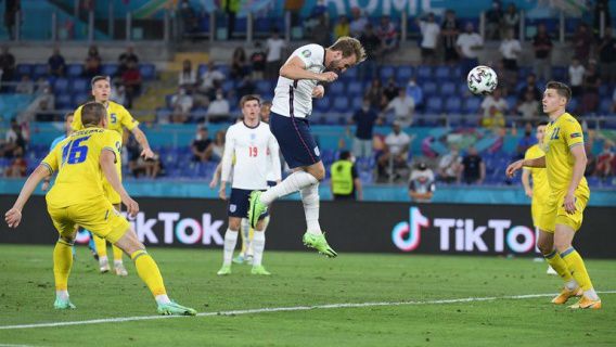 Сборная Англии разбила сборную Украины головой, после поражения от Испании швейцарцы негодуют