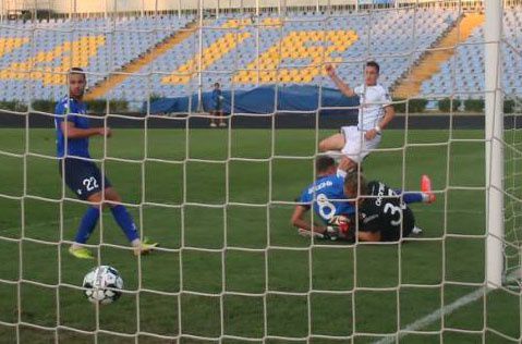 МФК «Николаев» и «Таврия» разыграли маленький футбольный триллер. Фото