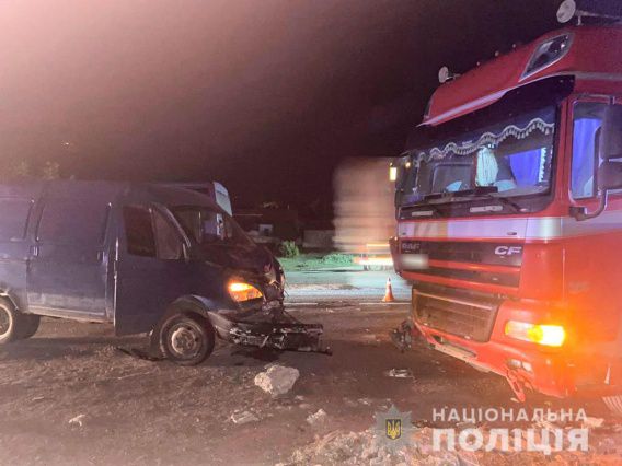 В Николаевской области ночью погиб водитель, выбежавший на дорогу