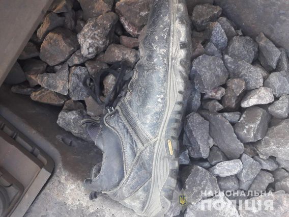 Полиция показала одежду убитого у железнодорожных путей на Николаевщине