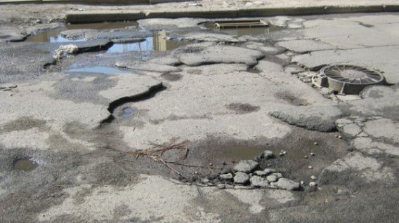 В Николаеве попытаются успеть с ремонтом дорог, пока еще «теплые погоды»
