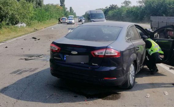 Смертельная авария под Николаевом: выживших из машины вырезали спасатели