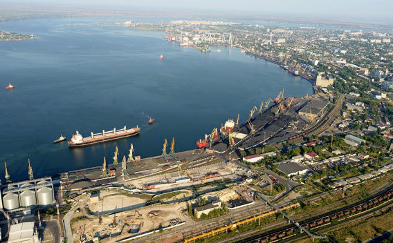 Николаевский порт принял танкер со сжиженным газом из России