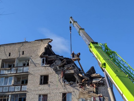 Из-под завалов взорванного дома в Николаевской области вытянули еще тело еще одного жильца