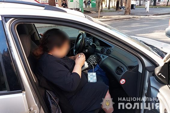 В Николаеве задержали женщин, укравших у 80-летней одинокой старушки последние копейки