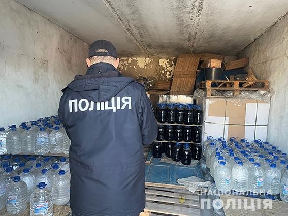 В автогаражном коперативе в Николаеве нашли три тонны поддельной водки