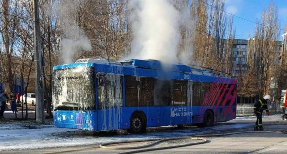 Троллейбус, который сегодня сгорел на Озерной, поменяют по гарантии на новую единицу