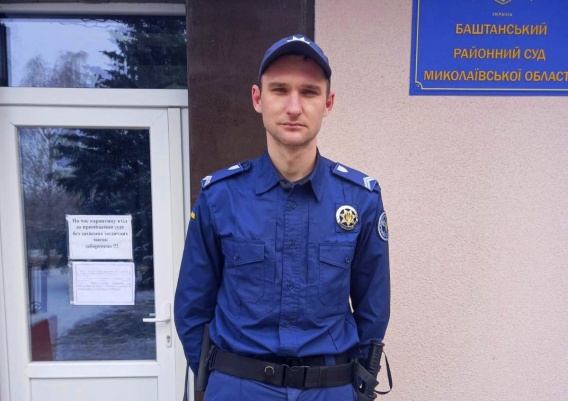 В Николаевской области капрал службы судебной охраны спас мальчишку, провалившегося под лед