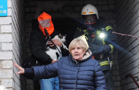 Из горящей многоэтажки в Николаеве эвакуировали более 30 человек