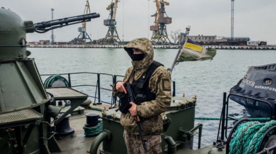 Российский флот перекрыл 70% акватории Азовского моря