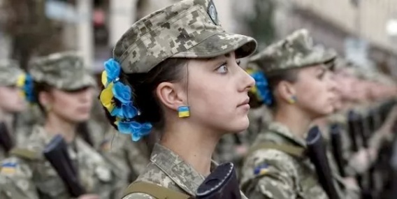 В Украине на воинский учет решили поставить женщин
