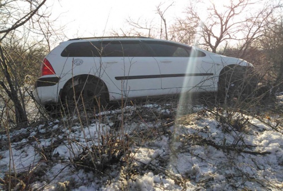 Peugeot, который достали из кювета под Южноукраинском, уехал с места ДТП своим ходом