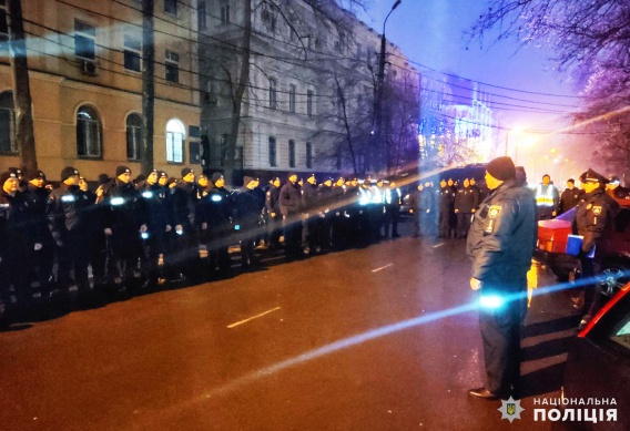 Николаевские правоохранители отправились охранять Новый год