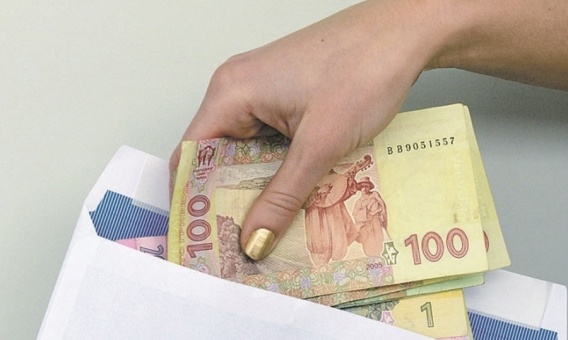 Более 95% украинского бизнеса платит зарплату в конвертах