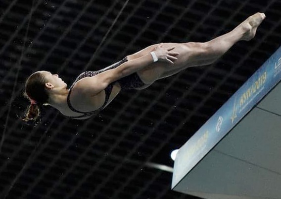 Лучшей спортсменкой Киева назвали 16-летнюю воспитанницу николаевской школы прыжков в воду