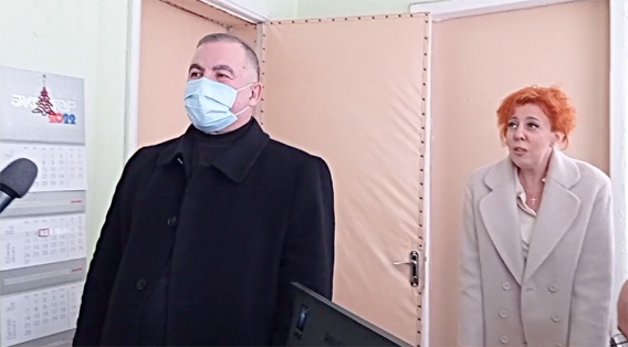 Поле боя – Николаевская инфекционка. Путь в рабочий кабинет новому директору больницы расчищала полиция