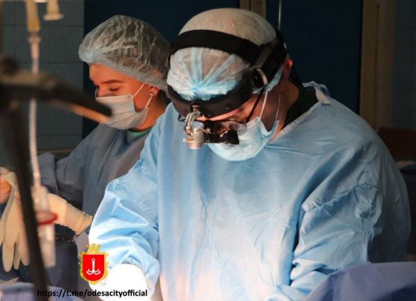 44-летему николаевцу пересадили сердце: такую операцию впервые провели в Одессе (фото, видео)