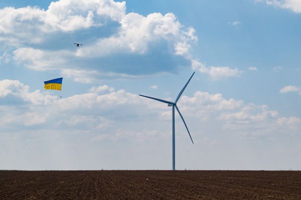 На Николаевщине с участием высокого руководства и дипломатов запустили первую очередь Тилигульской ветровой электростанции