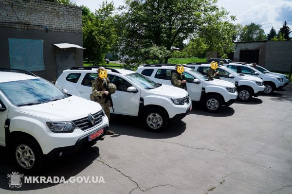 Николаевский городской совет передал военнослужащим внедорожники и ордера на квартиры