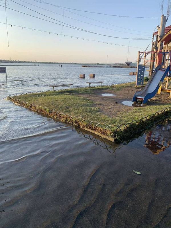 В Николаеве за сутки вода спала еще на 2 сантиметра