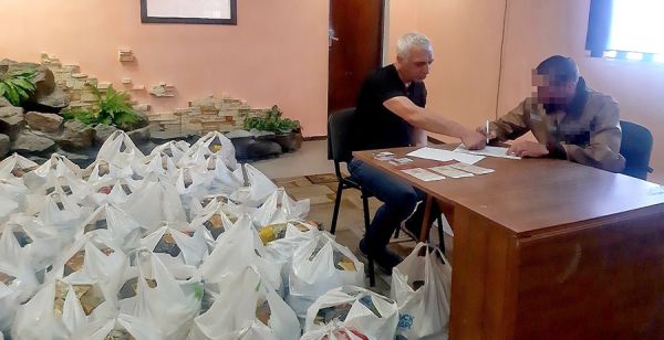 ВИЧ-позитивным заключенным Казанковской колонии привезли гуманитарную помощь (фото)