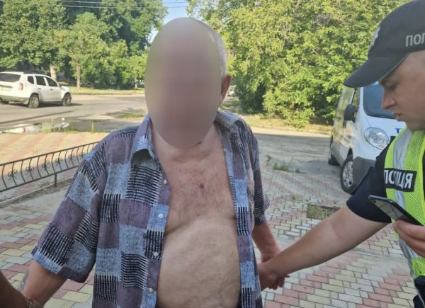 В Николаеве на улице дед чуть не убил внука-наркомана