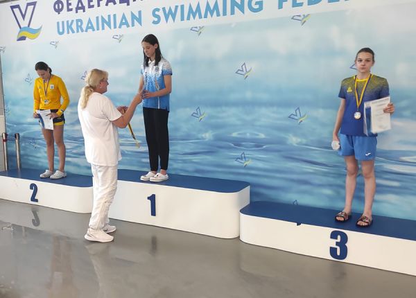 Чемпионкой Украины по плаванию стала воспитанница спортшколы «Олимп» Ольга Филимонова