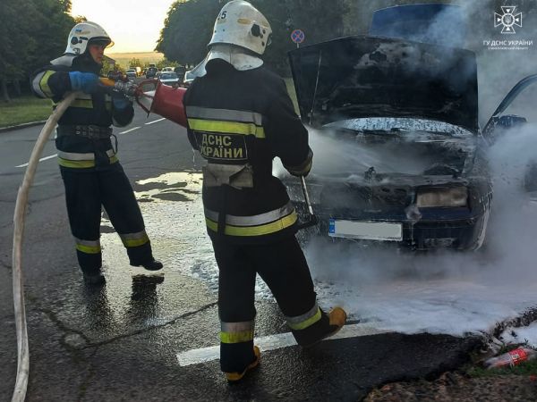 На Николаевщине утром сгорел торговый павильон, а вчера – два автомобиля
