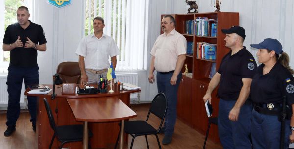 В Николаевской области помещение двух судов взяты под охрану