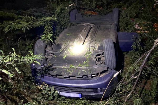 Пьяный водитель «Рено» вез пятерых молодых людей: после аварии они все в больнице