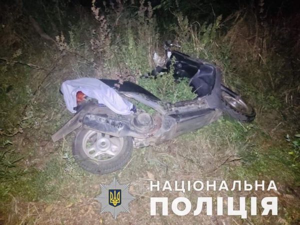 В Николаевской области разбились 14-летняя мопедистка и ее 12-летние пассажиры