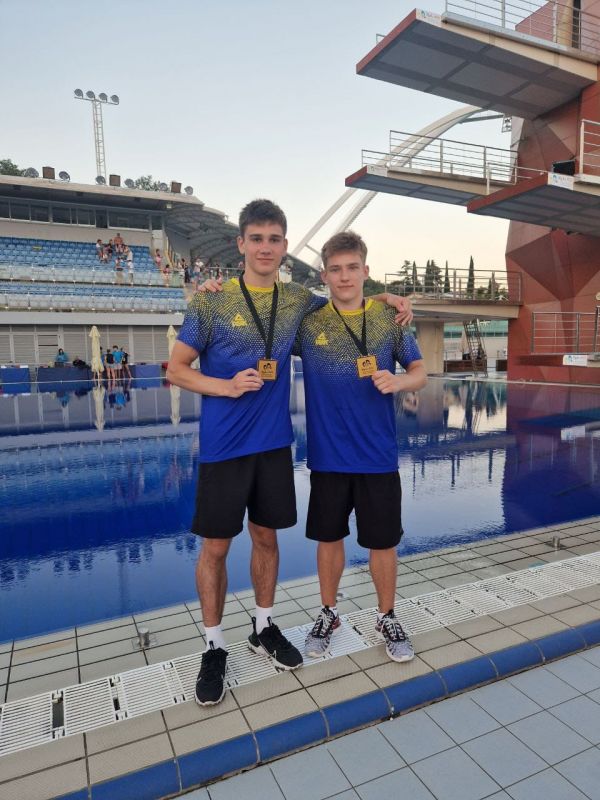 Прыгуны в воду николаевец Мирза и киевлянин Азаров выиграли юниорский чемпионат Европы в олимпийском виде