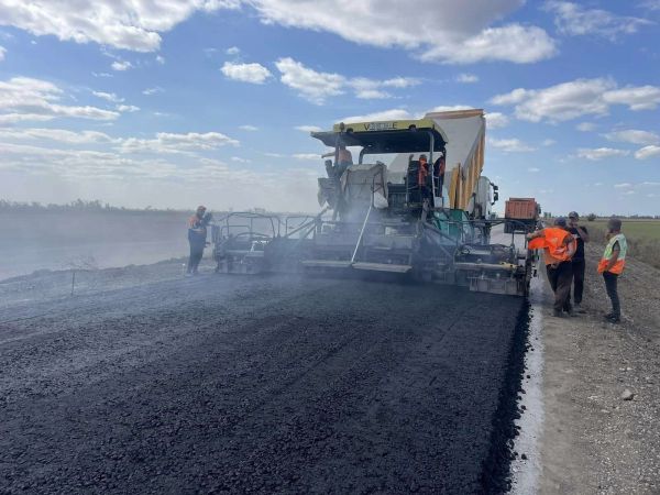 Европейская ДСК ремонтирует дорогу Баштанка-Березнеговатое: водителей просят быть внимательными