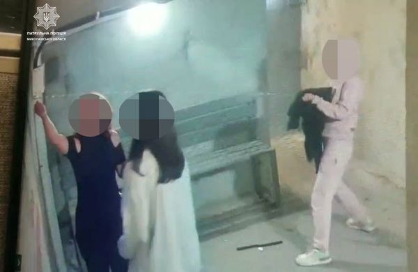 Николаевская полиция нашла девочек-подростков, вырвавших провода в укрытии у «Юности»