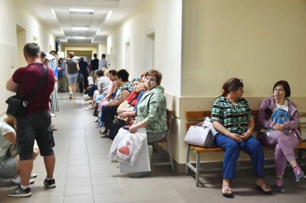 Власти пытаются решить проблему огромных очередей в Николаевском онкодиспансере и областной офтальмологии