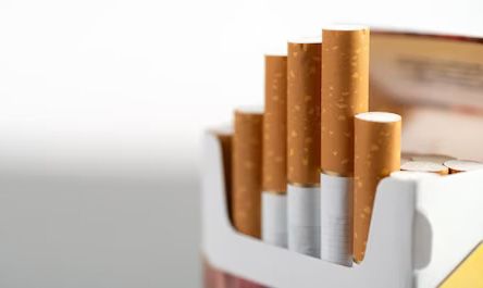В Украине увеличат табачный акциз на 20 процентов. Как вырастет стоимость пачки сигарет с фильтром и без