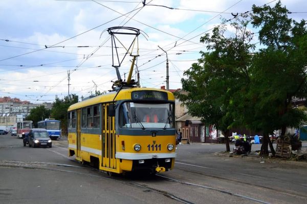 В Николаеве приостановлено движение трамваев к Широкой Балке