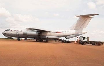 В Африке разбился белорусский самолет с "вагнерами"