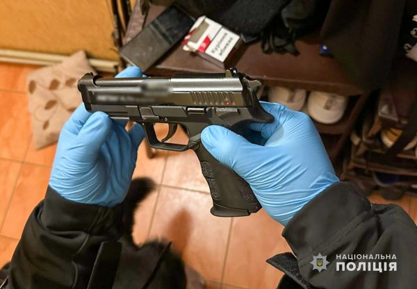Полицейские сорвали николаевским «бизнесменам» сделку по продаже оружия