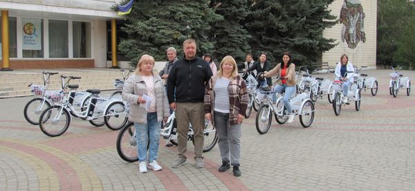Соцработникам Березанской общины выдали электрические трициклы