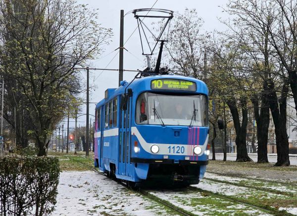 Утром в Николаеве на маршруты выехали три сотни троллейбусов, трамвае и автобусов