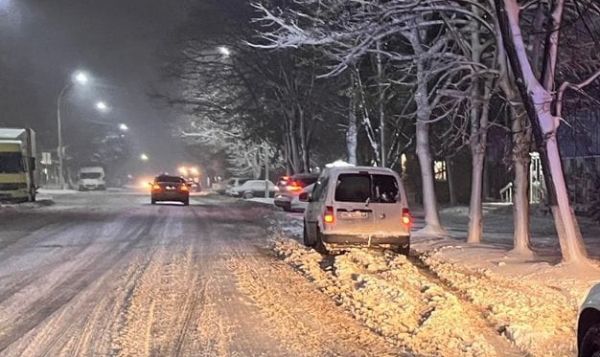 Николаевская полиция разыскивает «Порше», который в снегопад устроил аварию и уехал с места ДТП