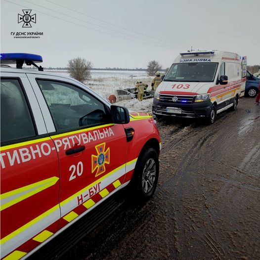 Сегодня утром на трассе Днепр-Николаев разбился водитель легковушки